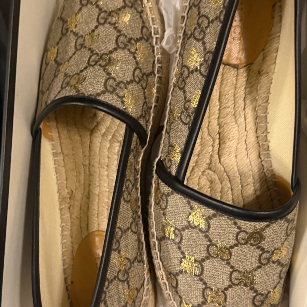 Gucci Designer Espadrilles in Gold Bee and Tan - Picture 2 of 7